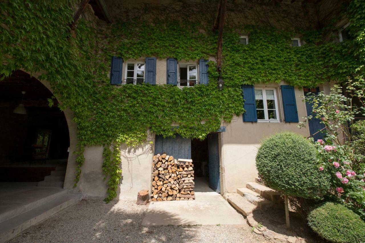 Le Clos Du Perret Chaussan Exterior photo